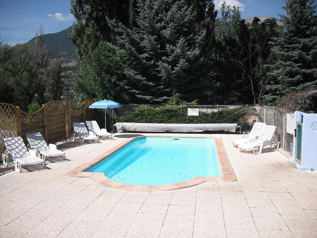 Camping Les Grillons Hotel Embrun Luaran gambar