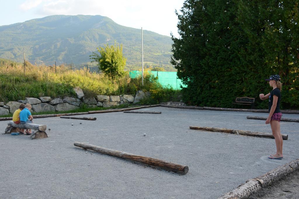 Camping Les Grillons Hotel Embrun Luaran gambar