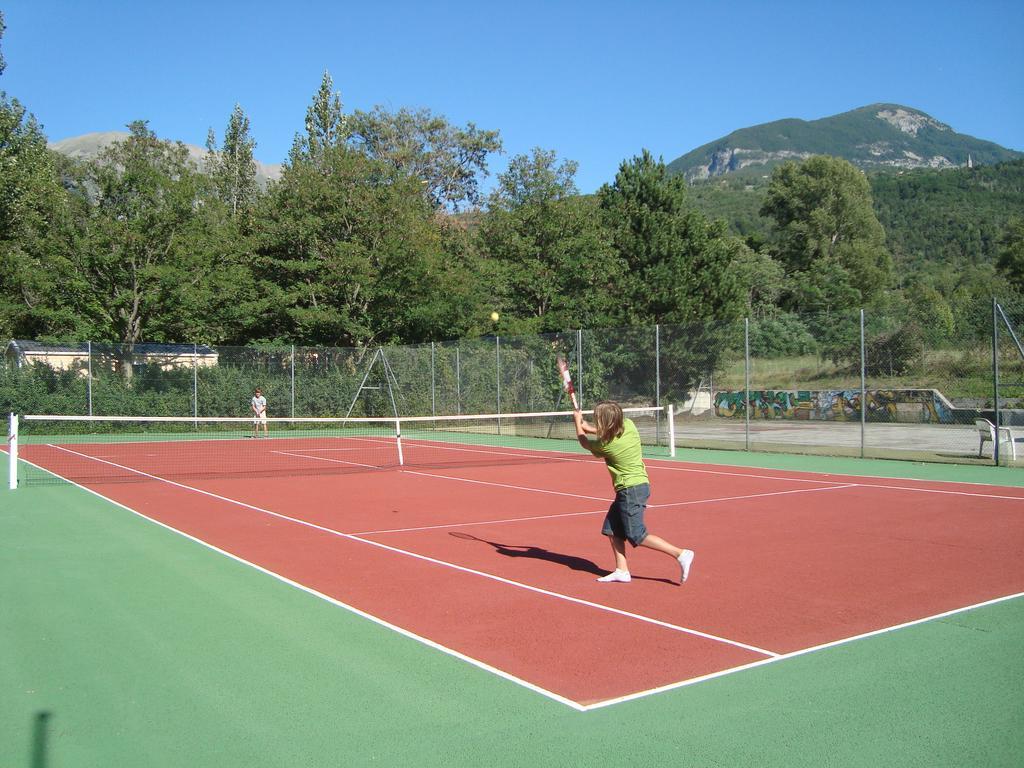 Camping Les Grillons Hotel Embrun Luaran gambar